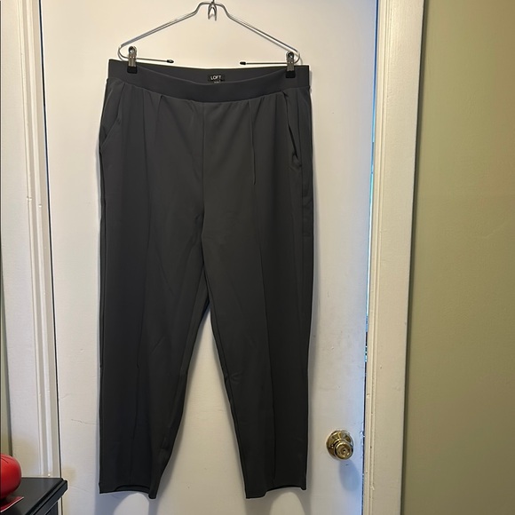LOFT Gray Dress Pants with Straight Leg Design and Relaxed Fit - Picture 1 of 3